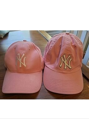 New York Yankees Ladies M and Youth Pink Hats Lot Of 2
